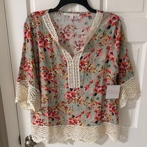 Stella+ Ginger Floral Boho Lace Trim Top Sage Green/Pink Size Large NEW
